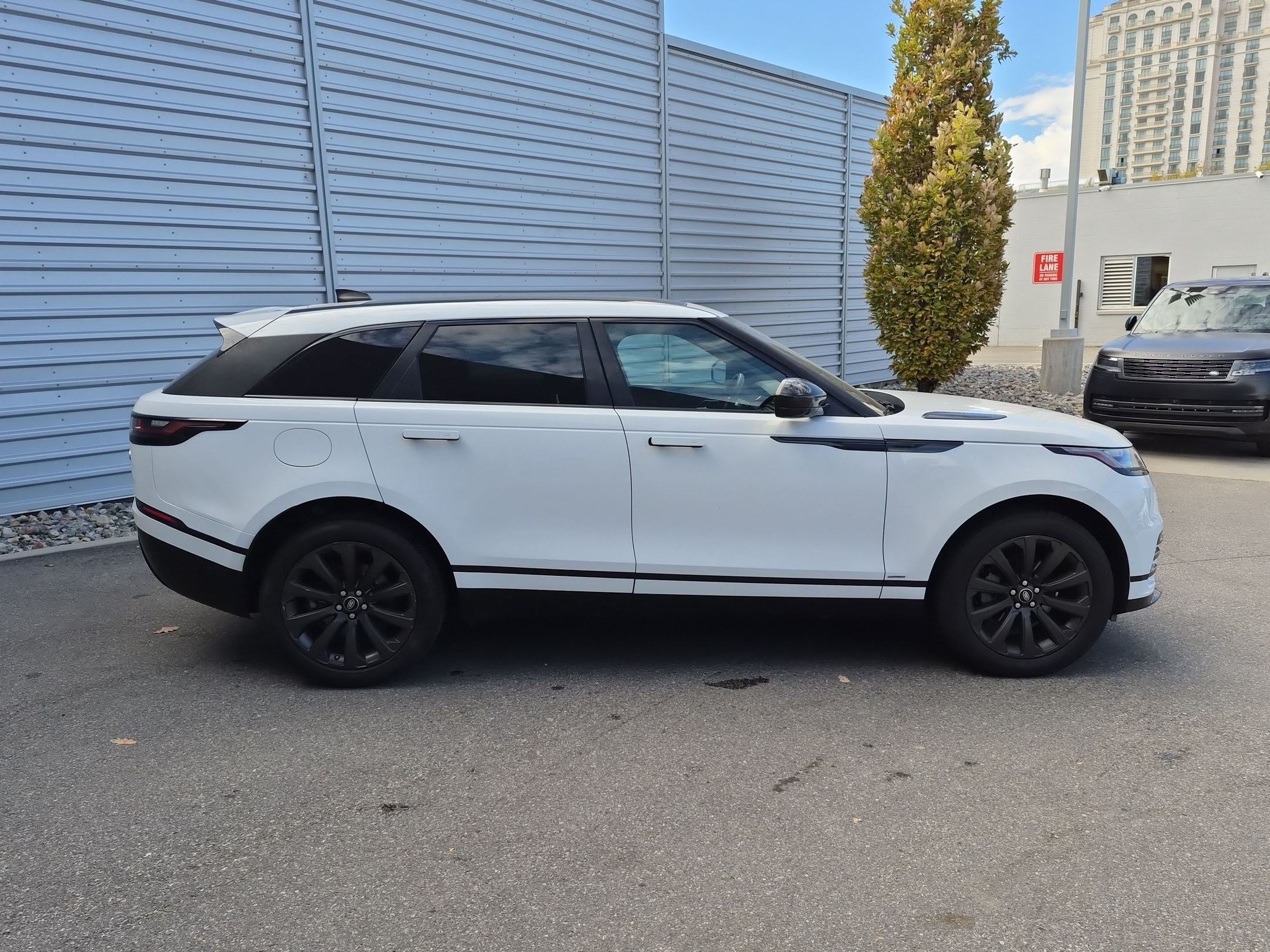 Used 2020 Land Rover Range Rover Velar R-Dynamic S AWD/4WD image 5