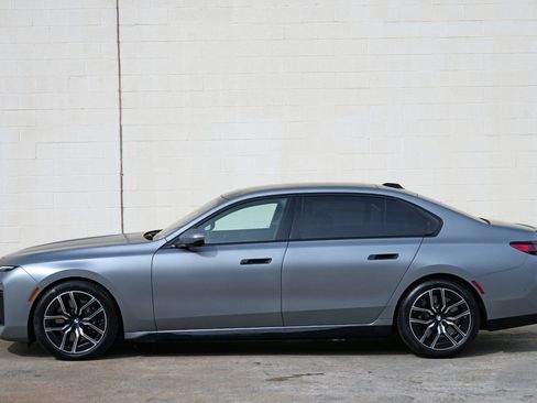 Used 2023 BMW 760i xDrive AWD/4WD image 56