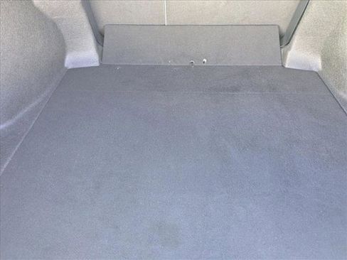 Used 2022 Toyota Camry SE image 6