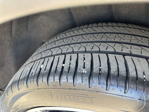 Certified 2023 Volkswagen Tiguan SEL R-Line image 8