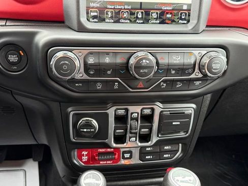 Used 2018 Jeep Wrangler Unlimited Rubicon AWD/4WD image 22