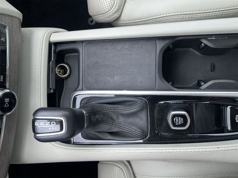 Used 2022 Volvo XC90 T6 Inscription w/ Advanced Package image 32