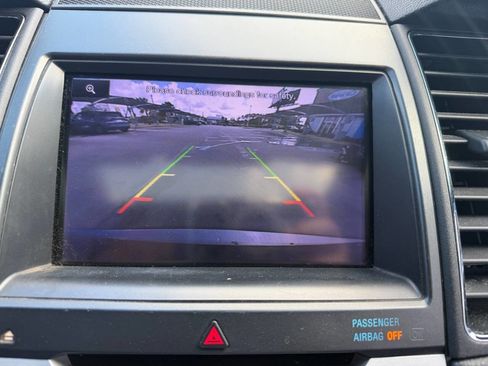 Used 2013 Ford Taurus Limited FWD image 16