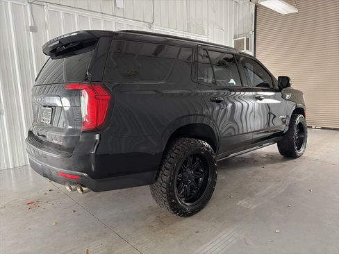 Used 2023 GMC Yukon AT4 w/ Technology Package image 7