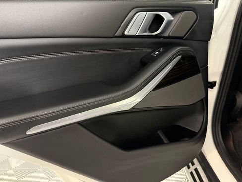 Used 2025 BMW X5 xDrive50e image 27