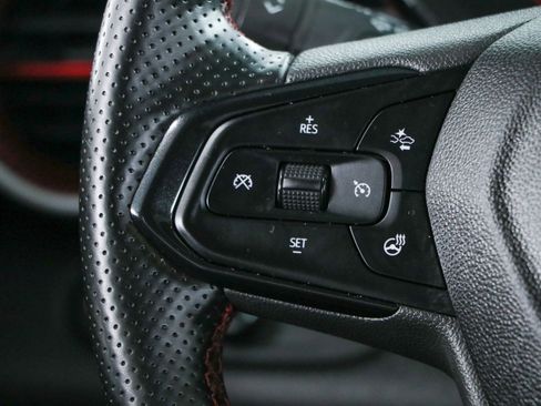 Used 2024 Chevrolet Trax RS w/ Sunroof Package FWD image 13