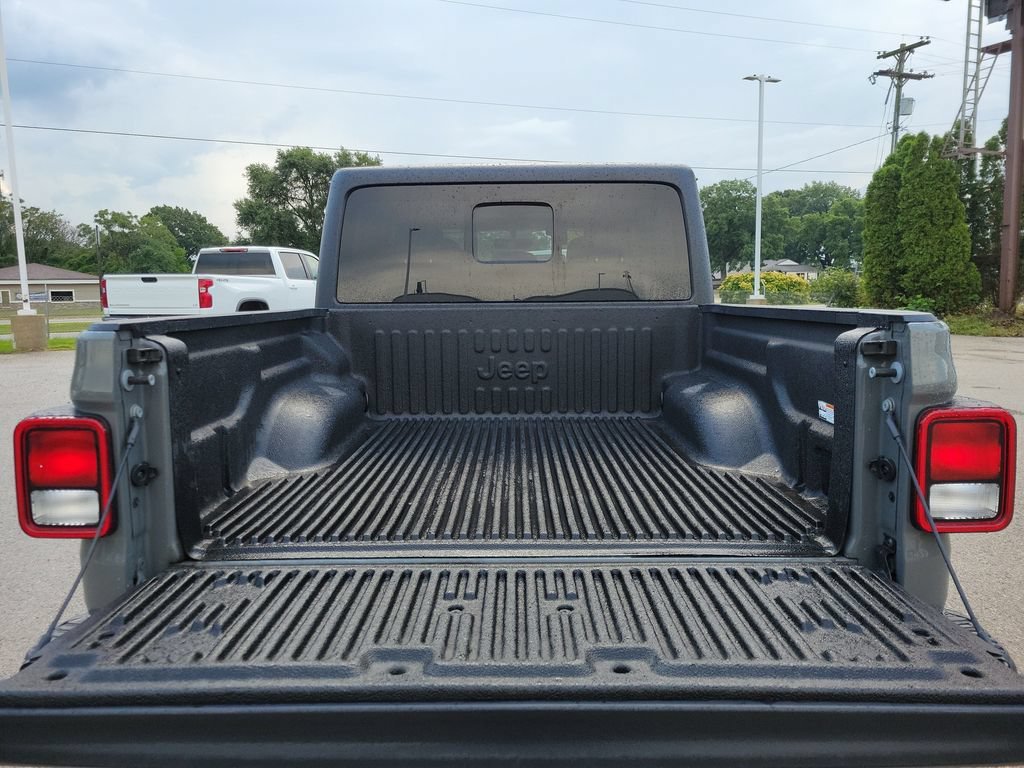 Used 2022 Jeep Gladiator Rubicon AWD/4WD image 6