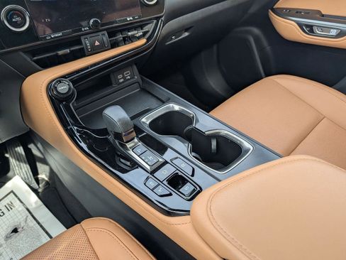 Used 2022 Lexus NX 350h AWD w/ Towing Package (2000 Lbs) image 18