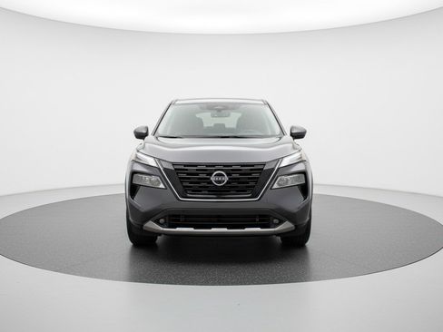 Used 2025 Nissan Rogue SV AWD/4WD image 2