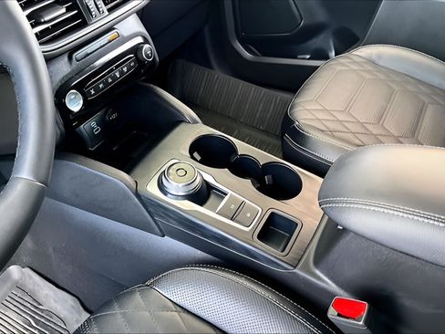 Used 2023 Ford Escape Platinum w/ Premium Technology Package AWD/4WD image 15