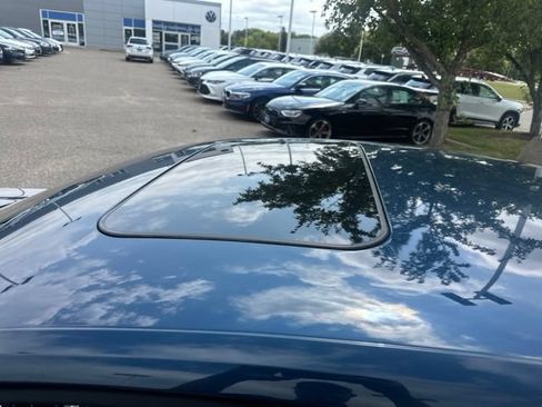 Used 2021 Volkswagen Passat 2.0T SE FWD image 11
