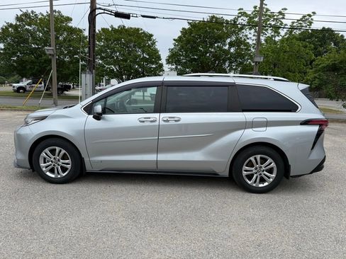 Used 2021 Toyota Sienna Limited AWD/4WD image 7