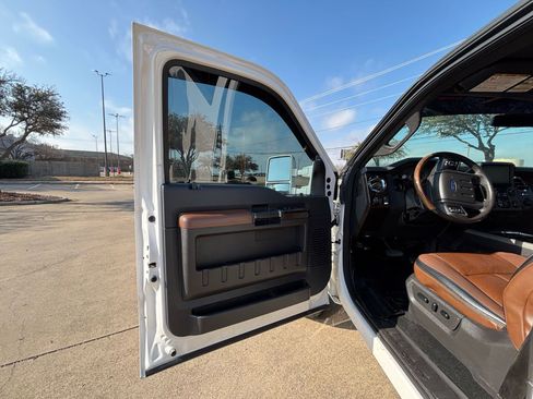 Used 2016 Ford F250 Platinum w/ FX4 Off-Road Package image 11