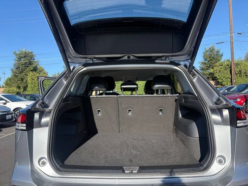 Used 2026 Volkswagen Tiguan SE AWD/4WD image 33