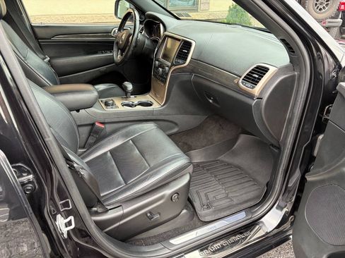 Used 2015 Jeep Grand Cherokee Overland AWD/4WD image 8