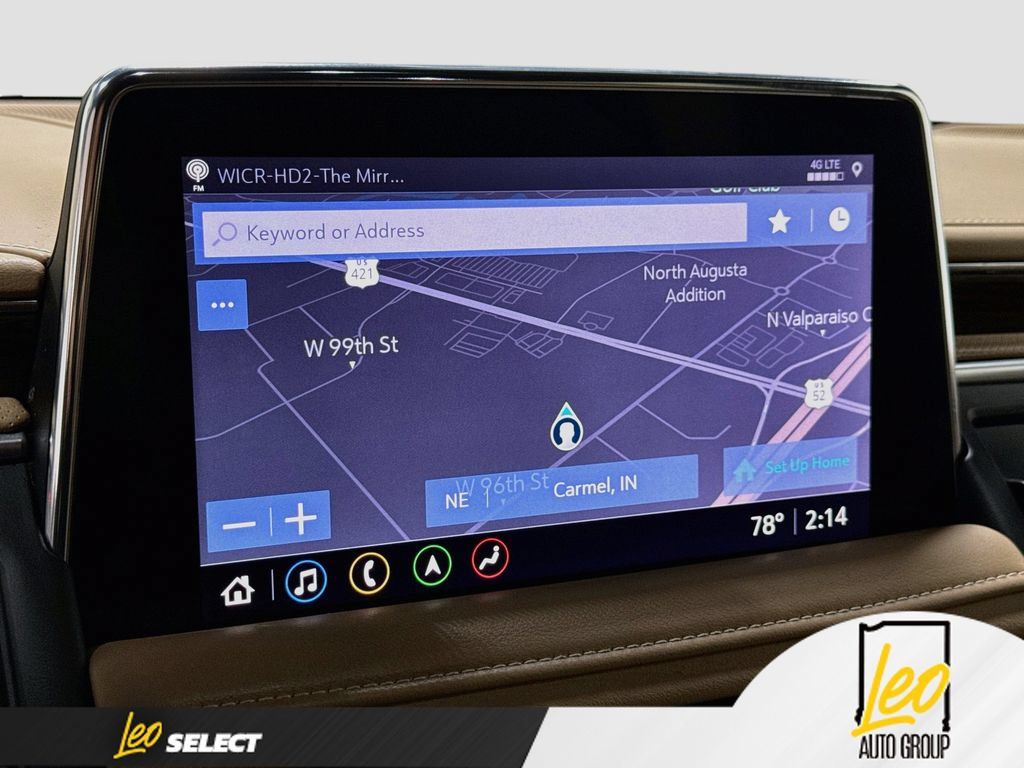 Used 2021 Chevrolet Suburban Premier w/ Premium Package AWD/4WD image 16