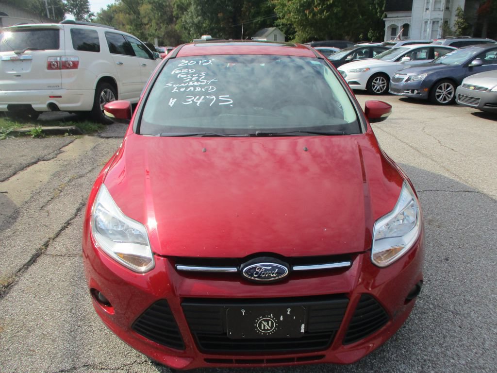 Used 2012 Ford Focus SEL FWD image 2