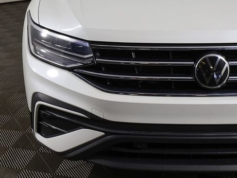 Used 2023 Volkswagen Tiguan SE FWD image 13