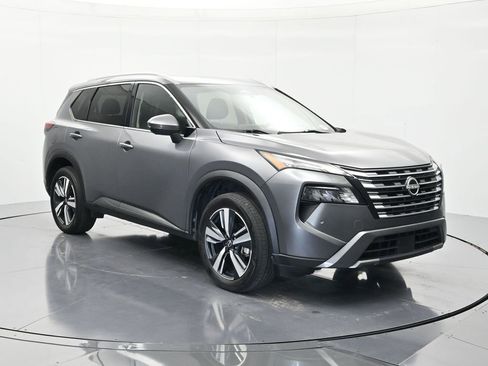 Used 2024 Nissan Rogue SL AWD/4WD image 3