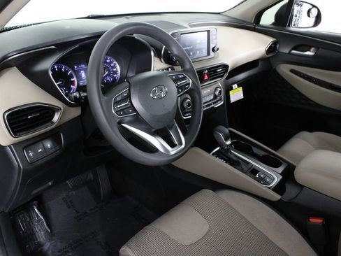 Used 2020 Hyundai Santa Fe SE image 16