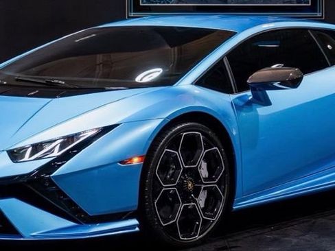 Used 2023 Lamborghini Huracan Tecnica RWD image 9