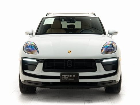 Used 2025 Porsche Macan image 32