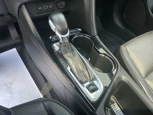 Used 2021 Buick Encore GX Essence w/ Experience Buick Package AWD/4WD image 15