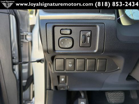Used 2013 Lexus CT 200h FWD image 17