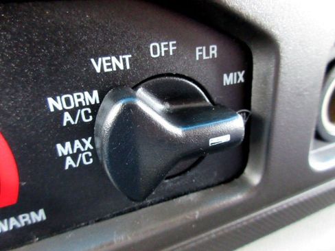 Used 2017 Ford E-350 and Econoline 350 Super Duty w/ Power Windows & Locks Group image 14