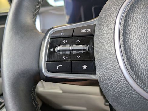 Used 2025 Kia Sorento SX Prestige image 22
