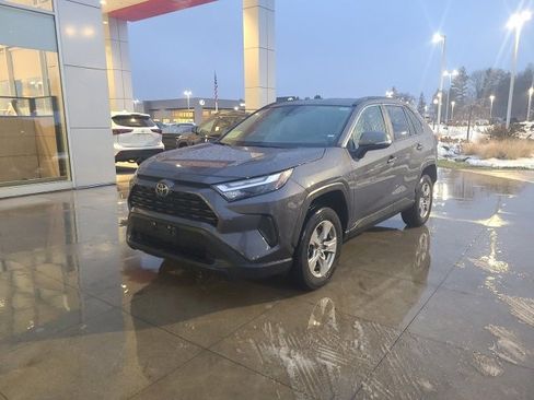 Used 2024 Toyota RAV4 XLE image 3