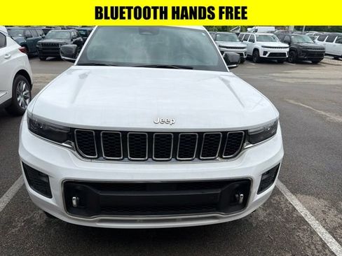 Used 2023 Jeep Grand Cherokee L Overland w/ Luxury Tech Group IV AWD/4WD image 3