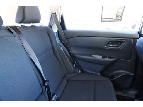 Used 2025 Nissan Rogue S image 10