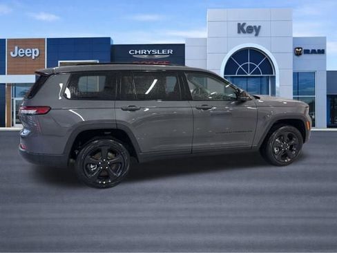 New 2025 Jeep Grand Cherokee L Altitude image 7