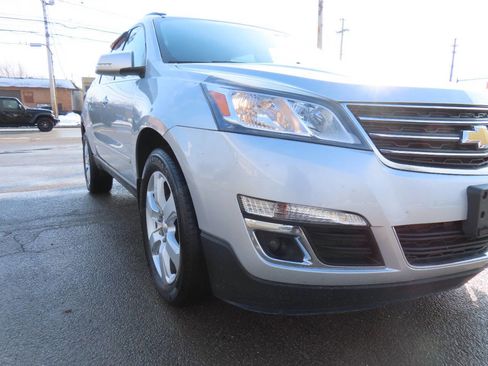 Used 2017 Chevrolet Traverse LT w/ Style and Technology Package image 58