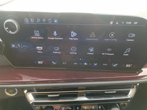 Used 2025 Chevrolet Traverse Z71 w/ Driver Confidence Package image 38