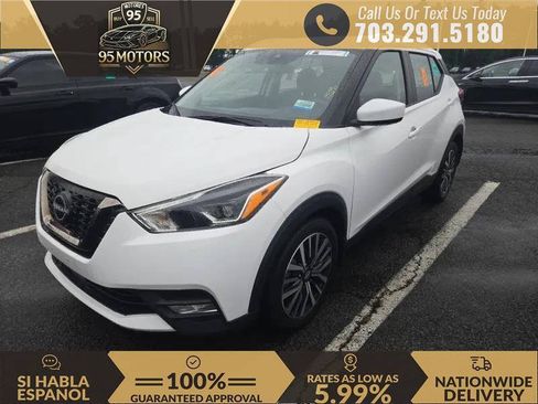 Used 2022 Nissan Kicks SV FWD image 1