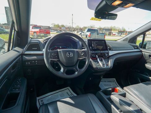 Used 2023 Honda Odyssey Sport image 13