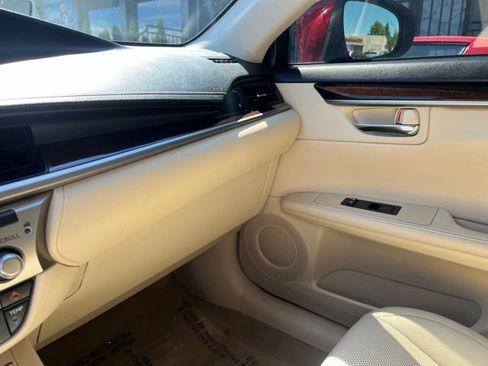 Used 2013 Lexus ES 350 w/ Luxury Pkg FWD image 38