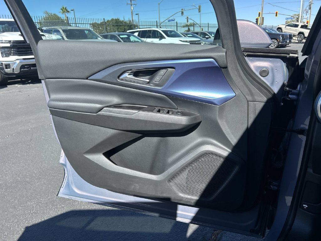 Used 2024 Chevrolet Equinox EV LT FWD image 26