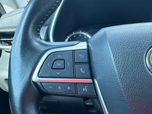 Used 2023 Toyota Highlander XLE FWD image 8