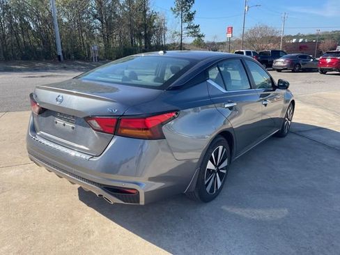 Used 2022 Nissan Altima 2.5 SV w/ SV Premium Package image 7