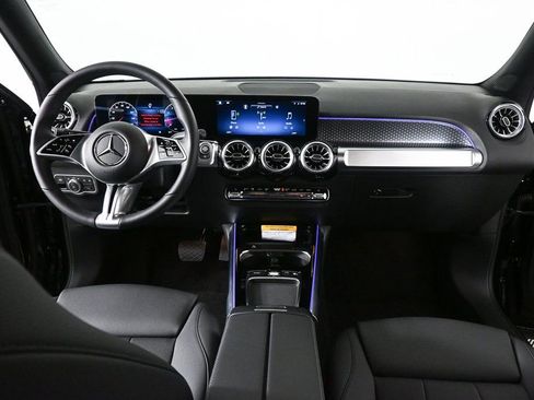 Certified 2025 Mercedes-Benz GLB 250 image 17