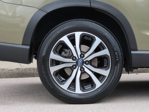 Used 2024 Subaru Forester Limited AWD/4WD image 17