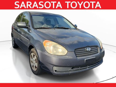 Used 2010 Hyundai Accent GLS FWD image 1