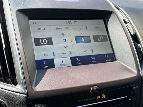 Used 2019 Ford Edge Titanium AWD/4WD image 12