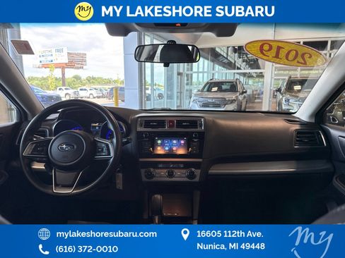 Used 2019 Subaru Outback 2.5i AWD/4WD image 13