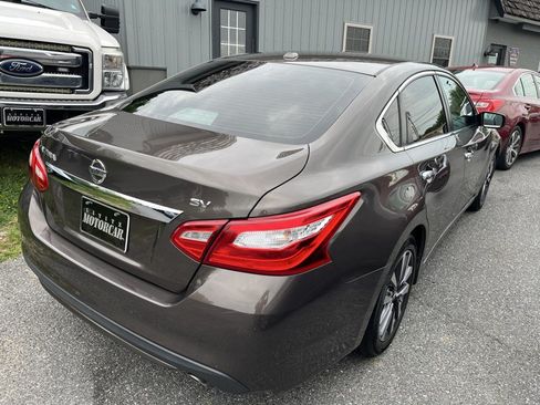 Used 2017 Nissan Altima 2.5 SV FWD image 5
