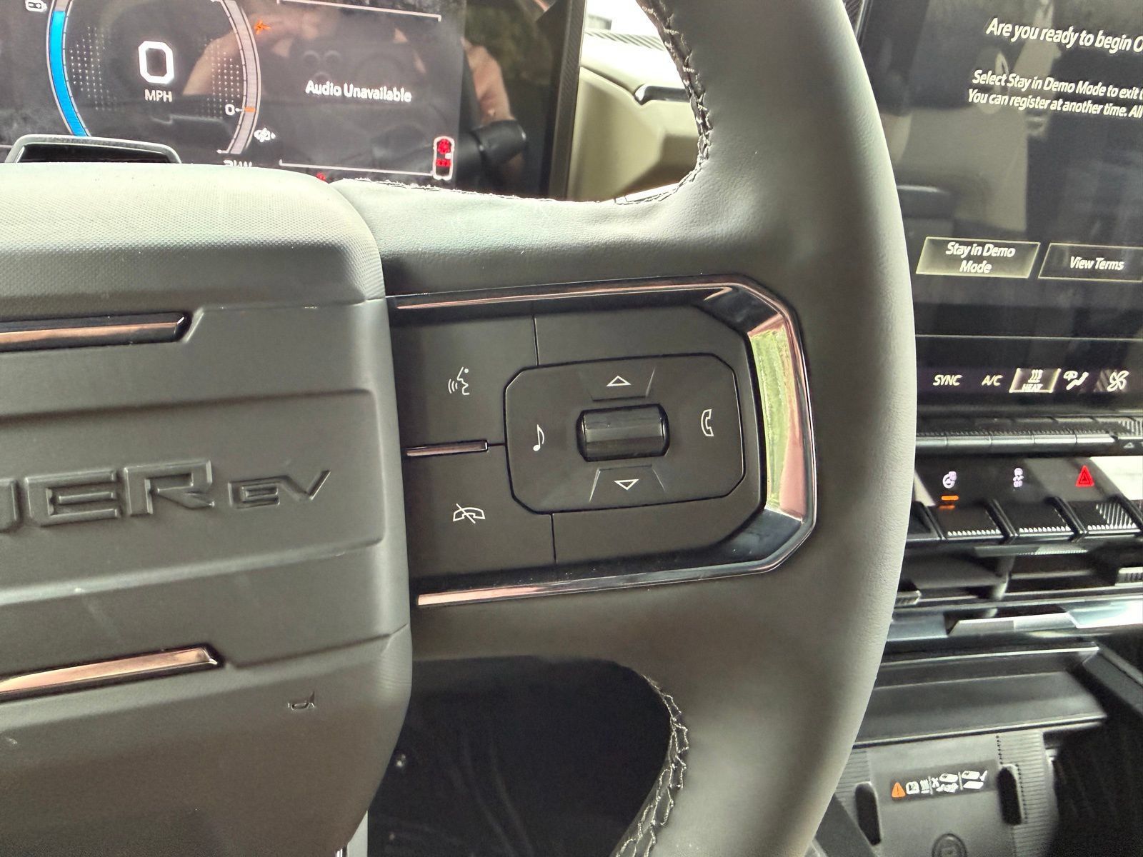 New 2026 GMC Hummer EV SUV AWD/4WD image 15