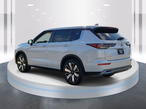 New 2026 Mitsubishi Outlander SE image 4